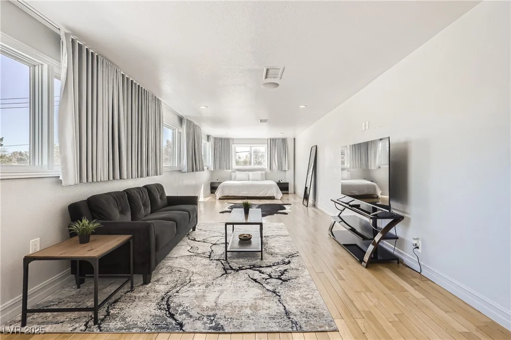 2890 Belcastro, Las Vegas, NV 89117