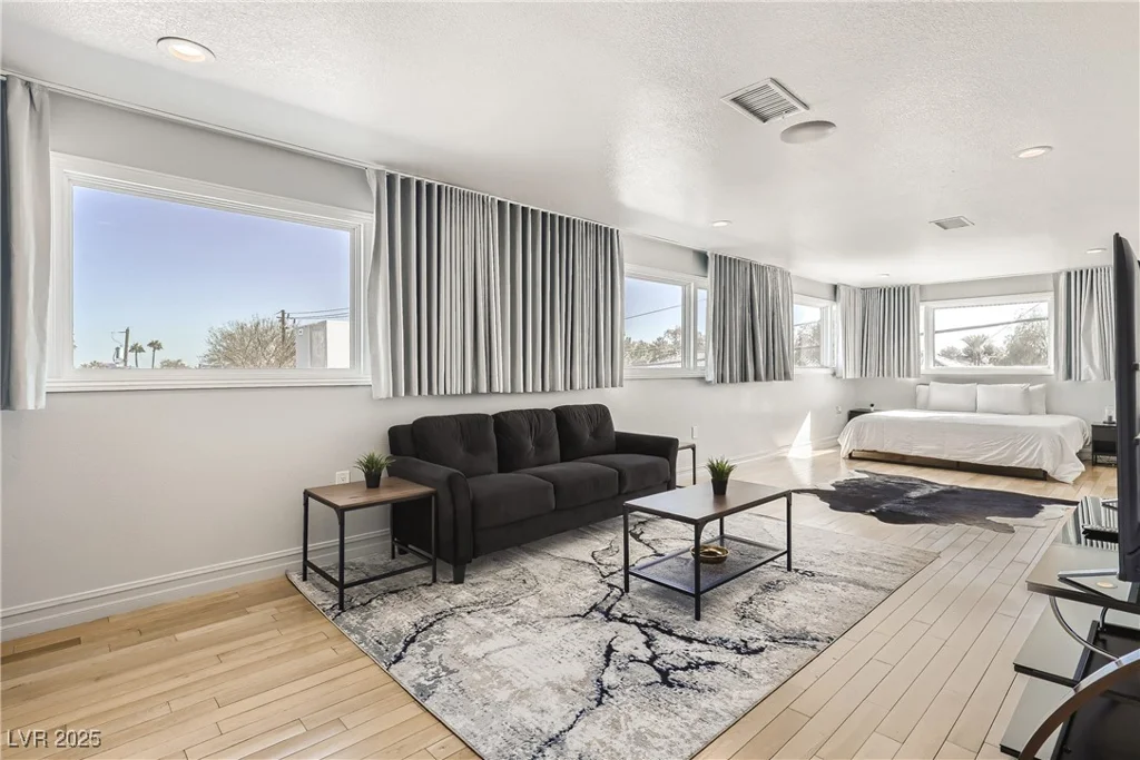 2890 Belcastro, Las Vegas, NV 89117