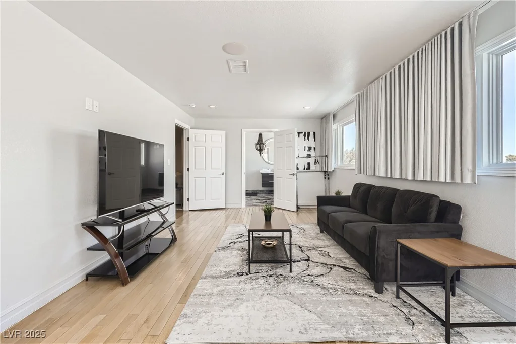2890 Belcastro, Las Vegas, NV 89117