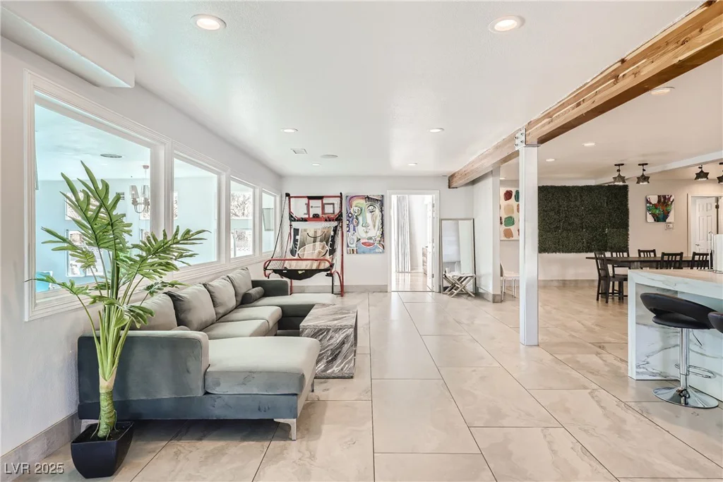 2890 Belcastro, Las Vegas, NV 89117