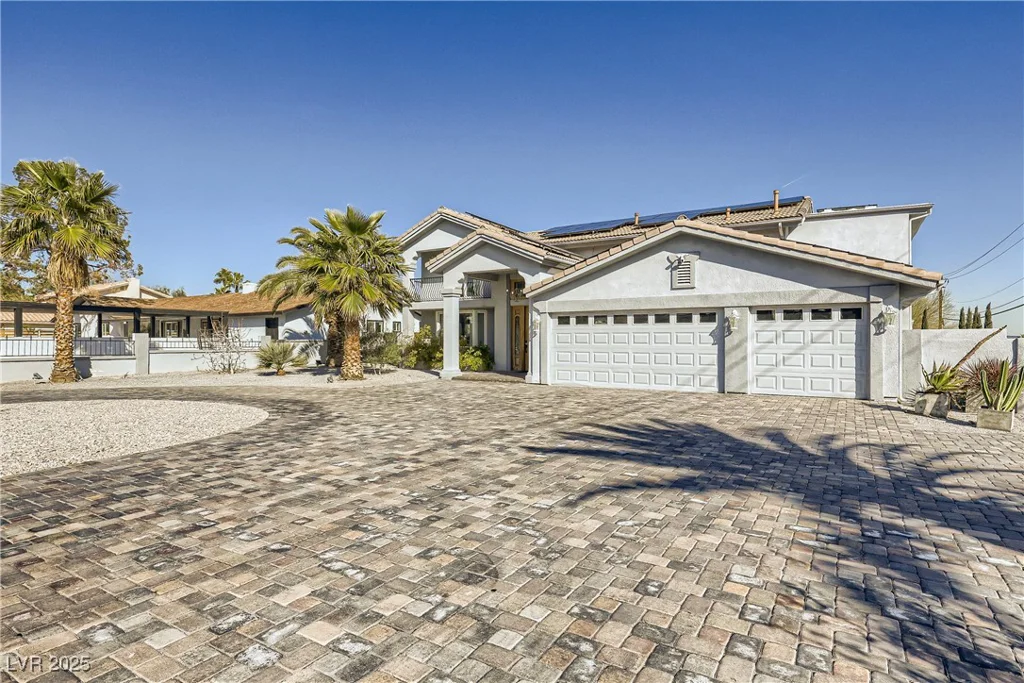 2890 Belcastro, Las Vegas, NV 89117