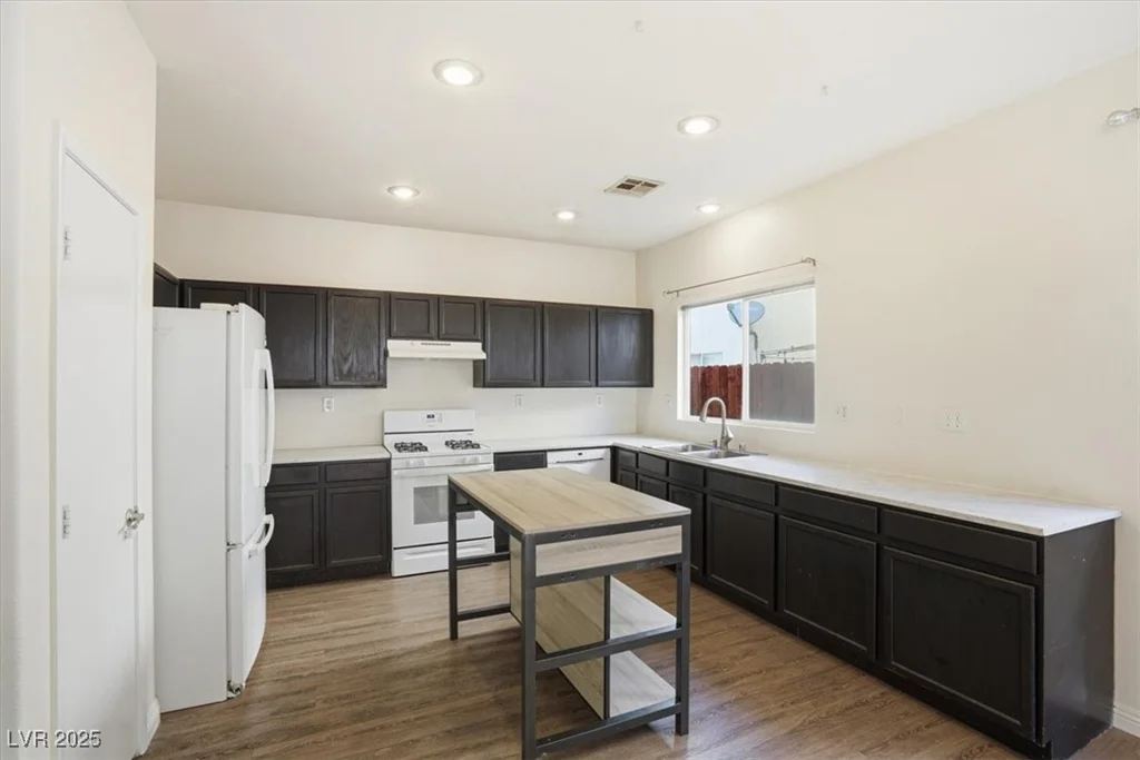 4622 English Lavender, North Las Vegas, NV 89031