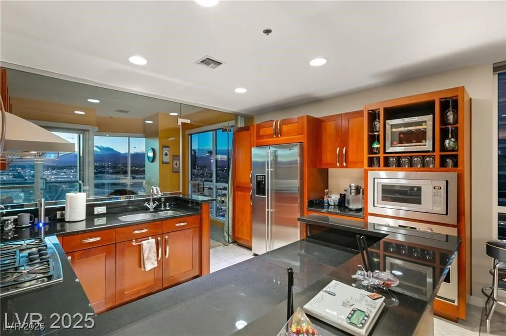 4525 Dean Martin, Las Vegas, NV 89103