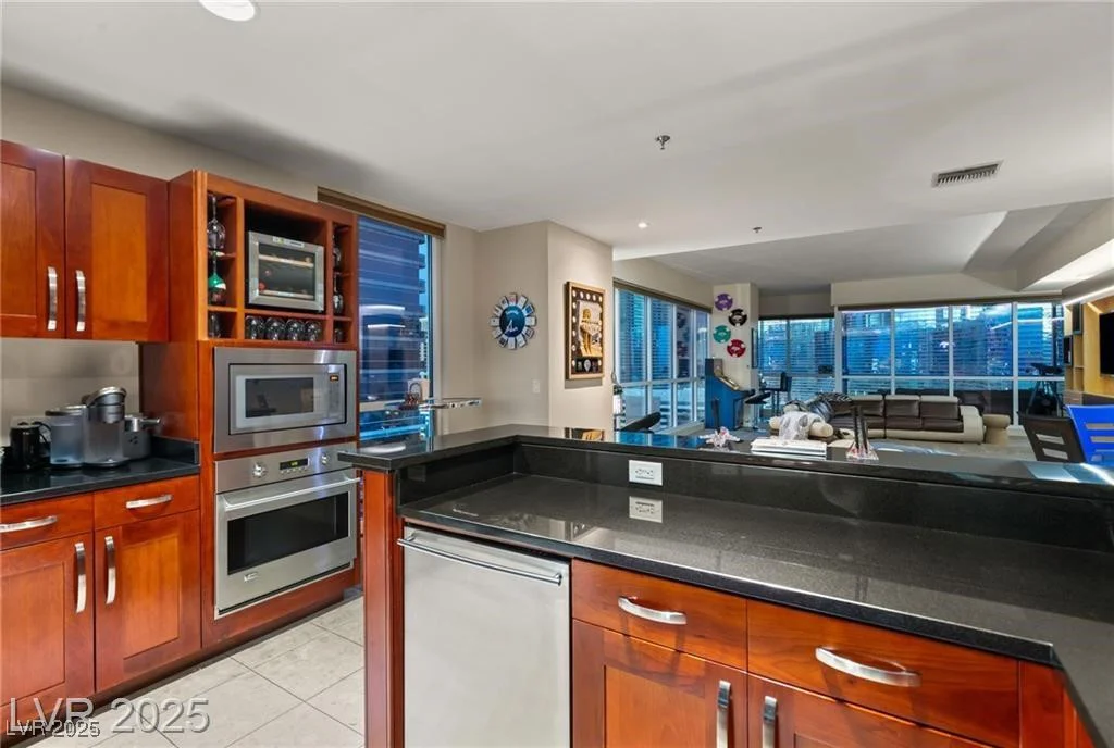 4525 Dean Martin, Las Vegas, NV 89103