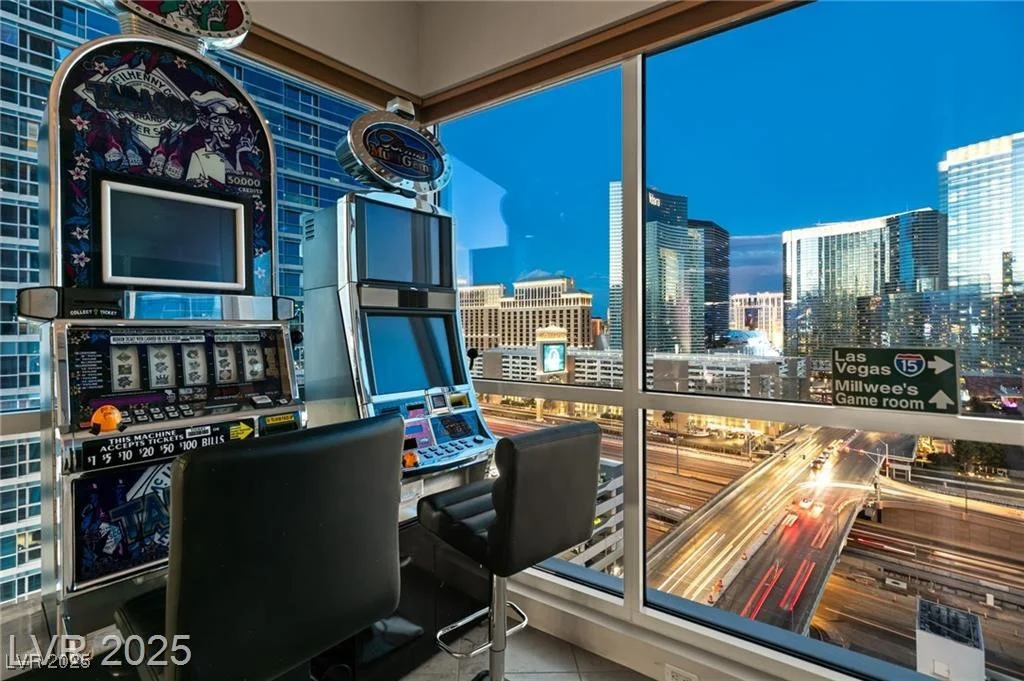 4525 Dean Martin, Las Vegas, NV 89103