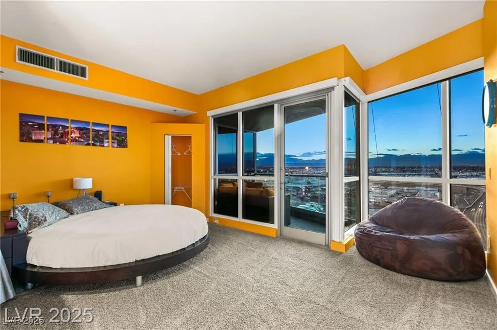 4525 Dean Martin, Las Vegas, NV 89103