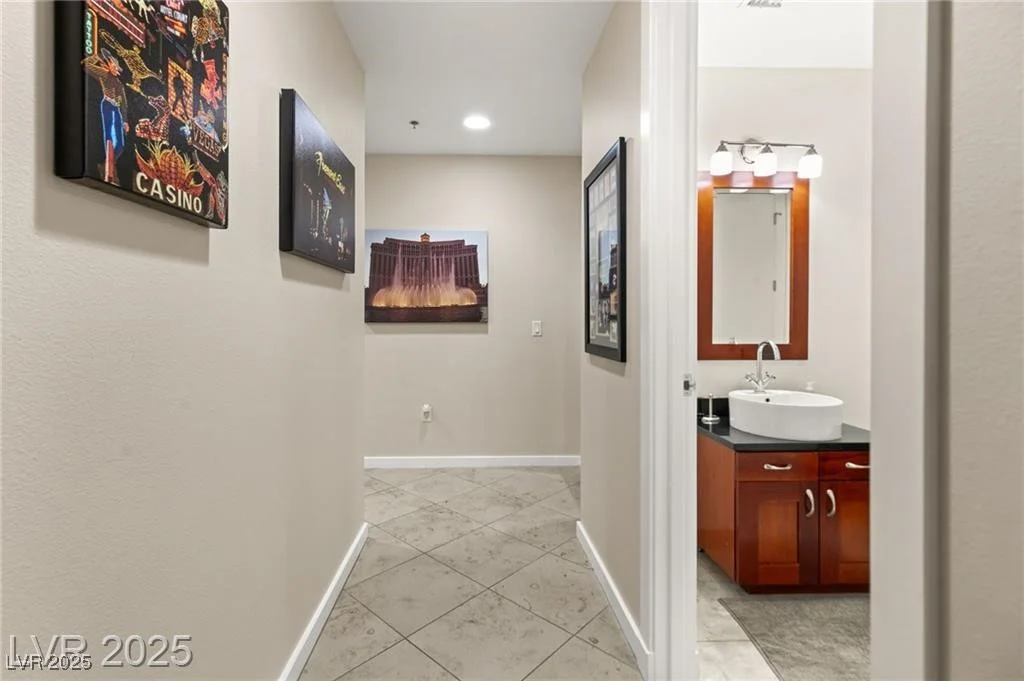 4525 Dean Martin, Las Vegas, NV 89103
