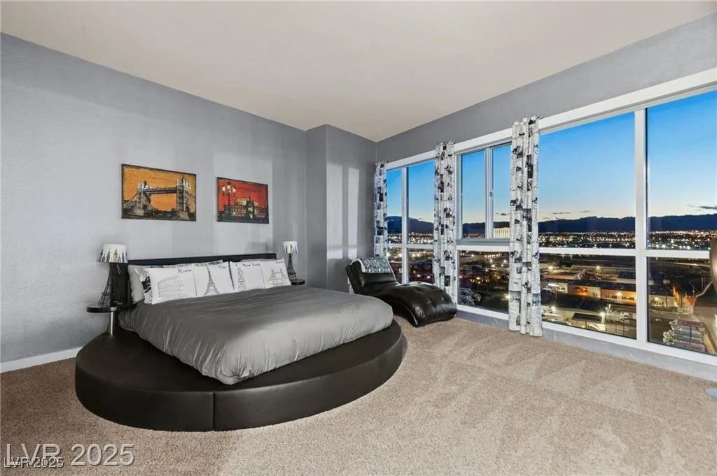 4525 Dean Martin, Las Vegas, NV 89103