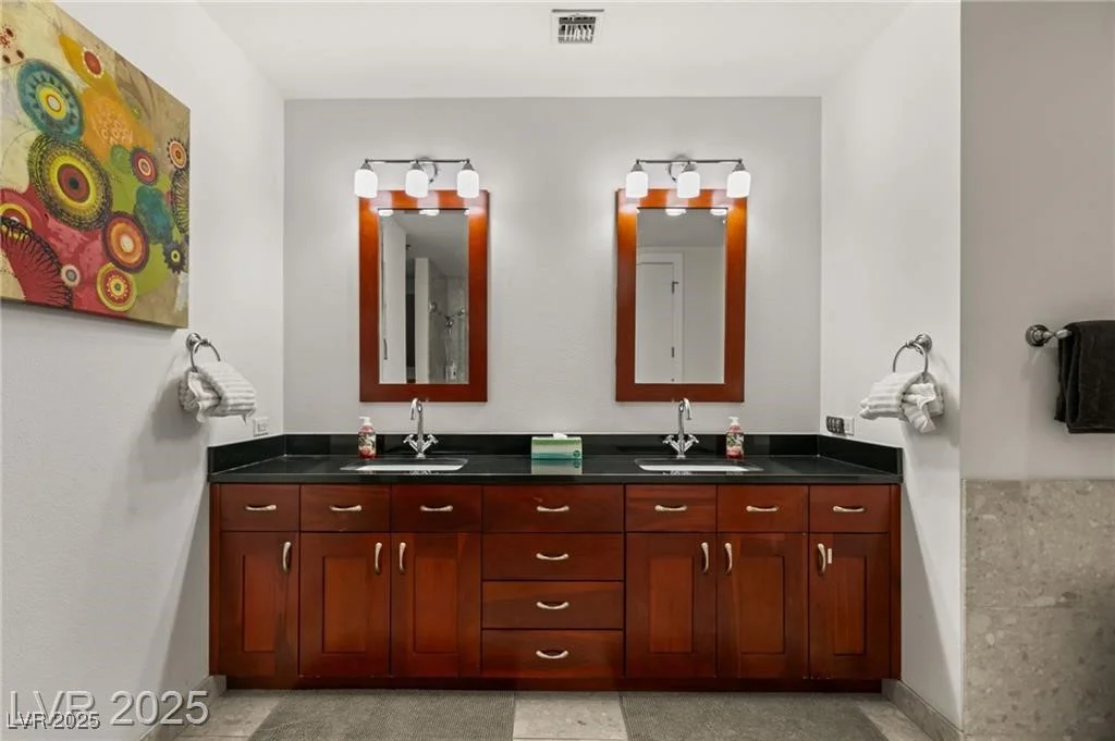4525 Dean Martin, Las Vegas, NV 89103