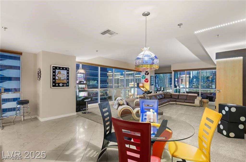 4525 Dean Martin, Las Vegas, NV 89103