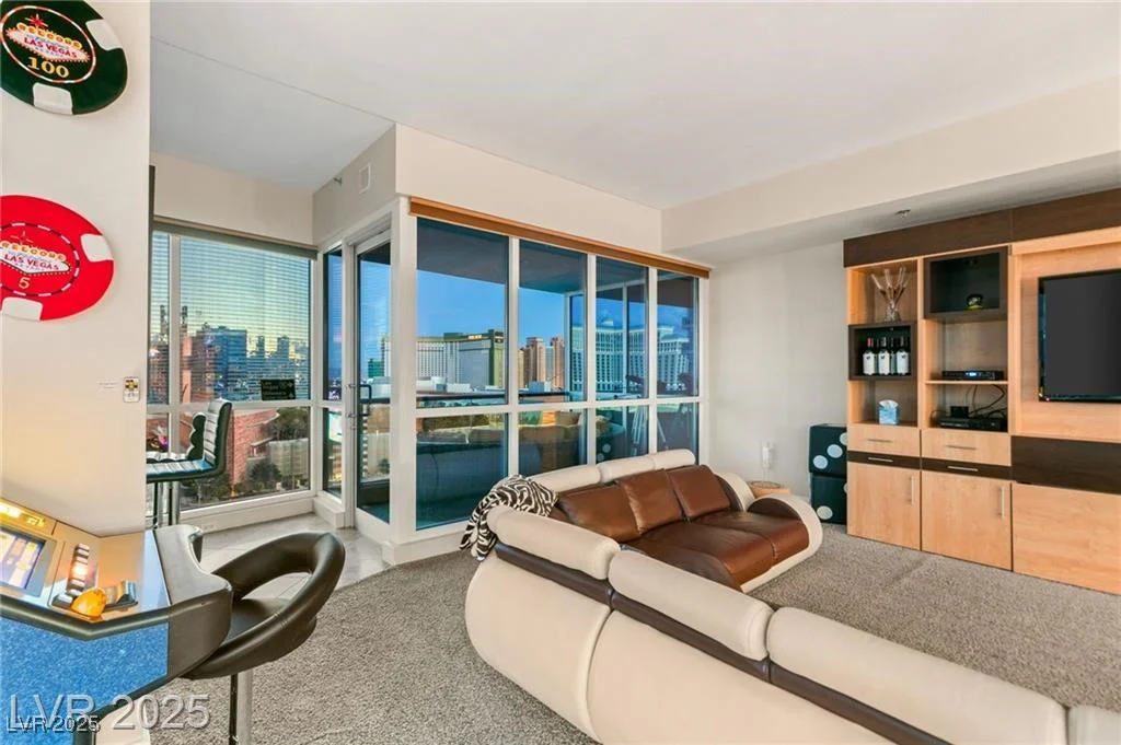 4525 Dean Martin, Las Vegas, NV 89103