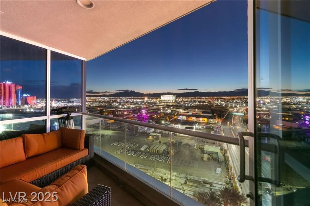 4525 Dean Martin, Las Vegas, NV 89103