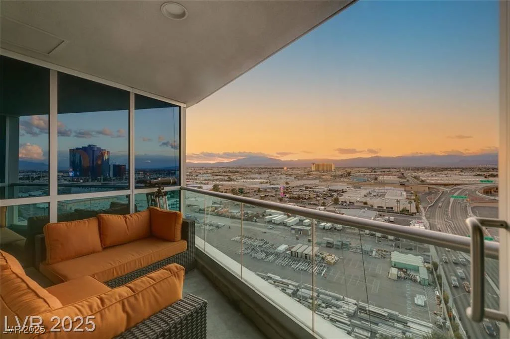 4525 Dean Martin, Las Vegas, NV 89103