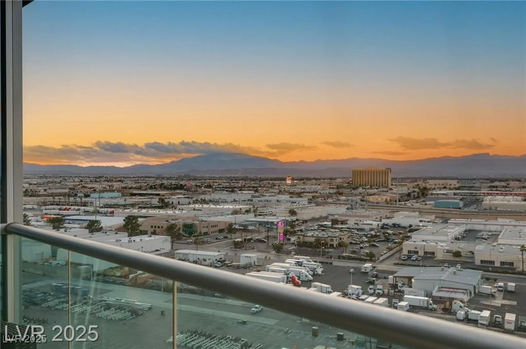 4525 Dean Martin, Las Vegas, NV 89103