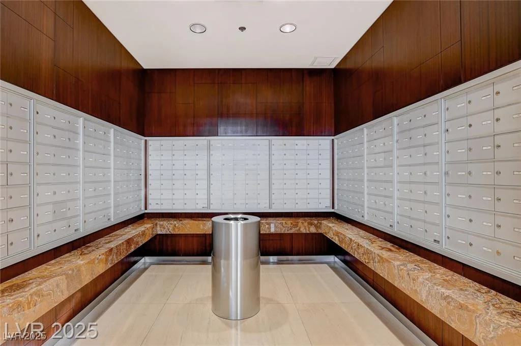 4525 Dean Martin, Las Vegas, NV 89103