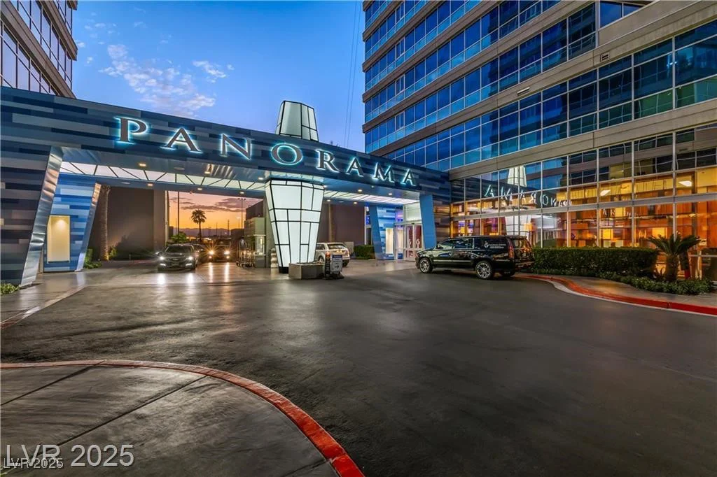 4525 Dean Martin, Las Vegas, NV 89103