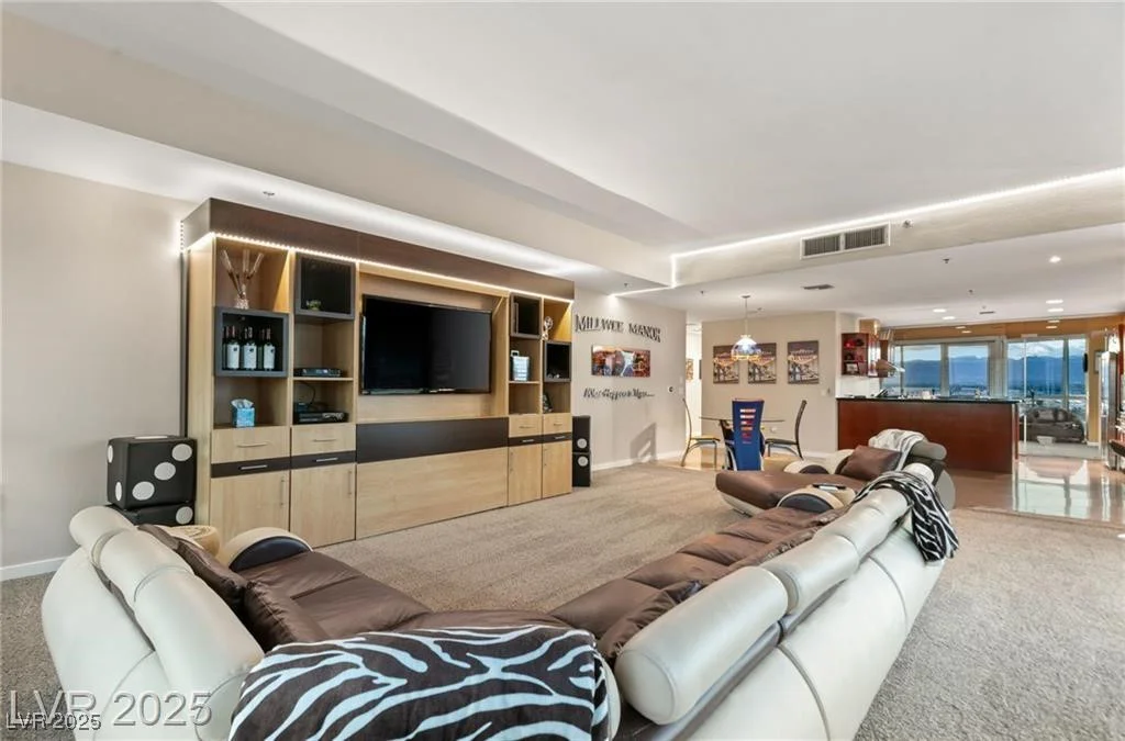 4525 Dean Martin, Las Vegas, NV 89103