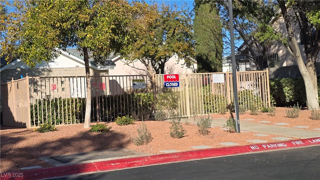 6675 Whistling Swan, Las Vegas, NV 89118