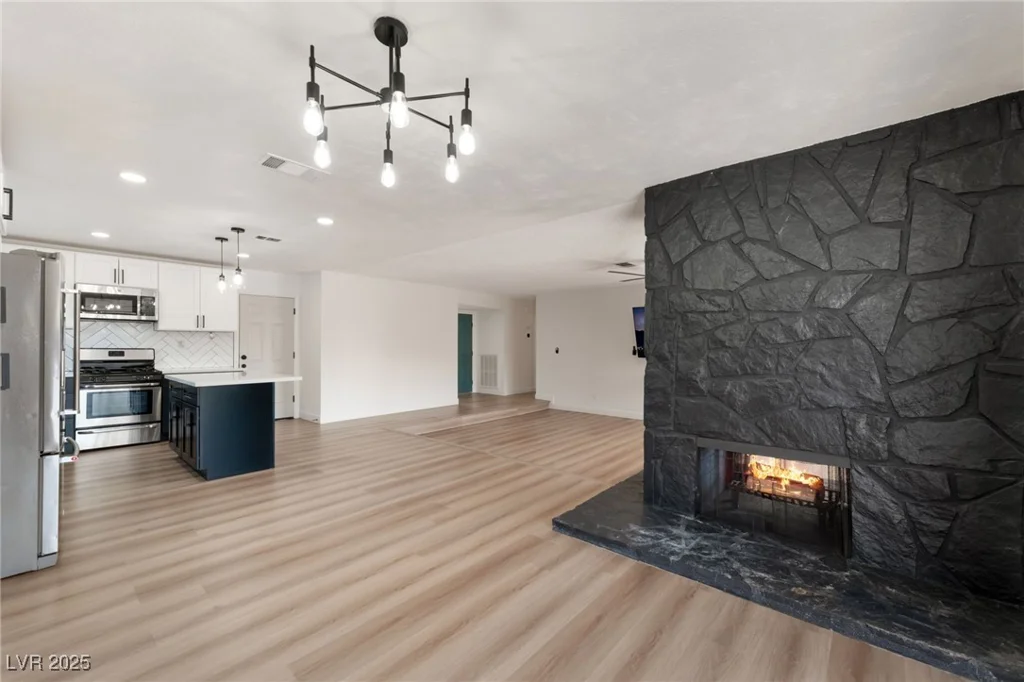 4461 Bennett, Las Vegas, NV 89121