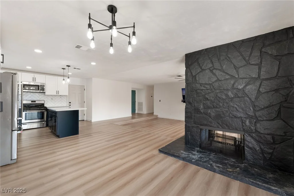 4461 Bennett, Las Vegas, NV 89121