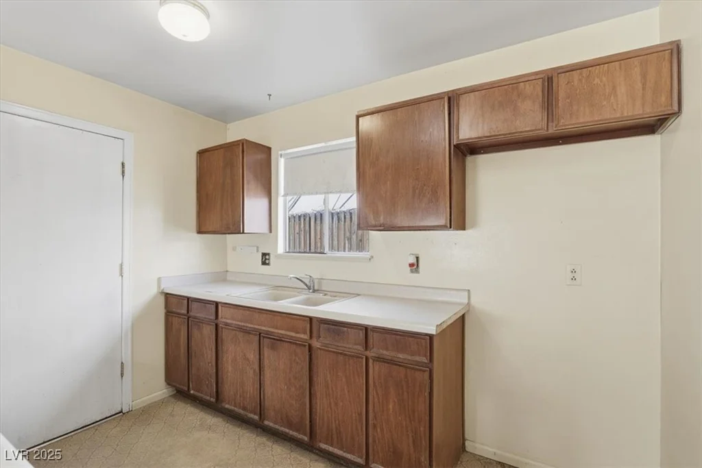 6332 Arlington, Las Vegas, NV 89107