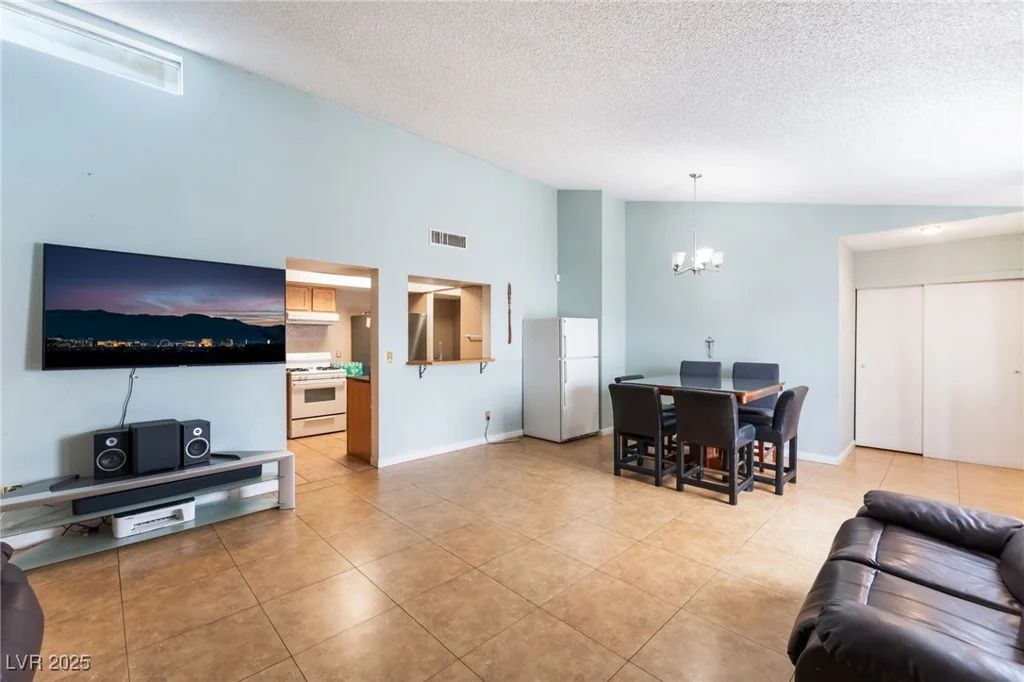 3647 Elegant Saint, Las Vegas, NV 89115