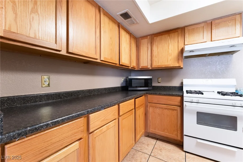 3647 Elegant Saint, Las Vegas, NV 89115