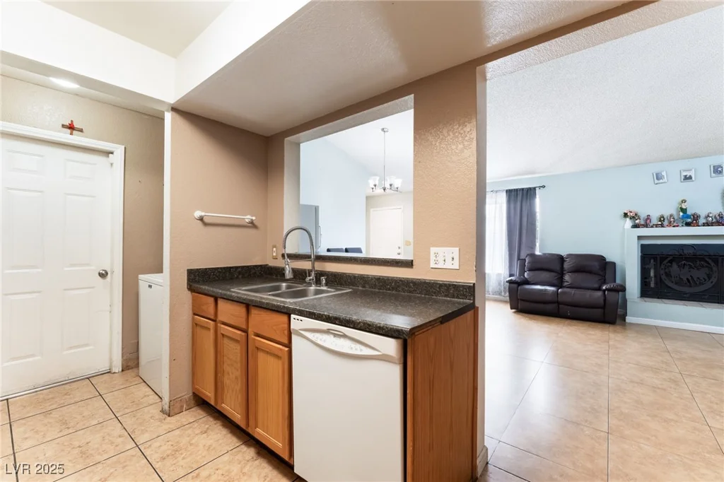 3647 Elegant Saint, Las Vegas, NV 89115