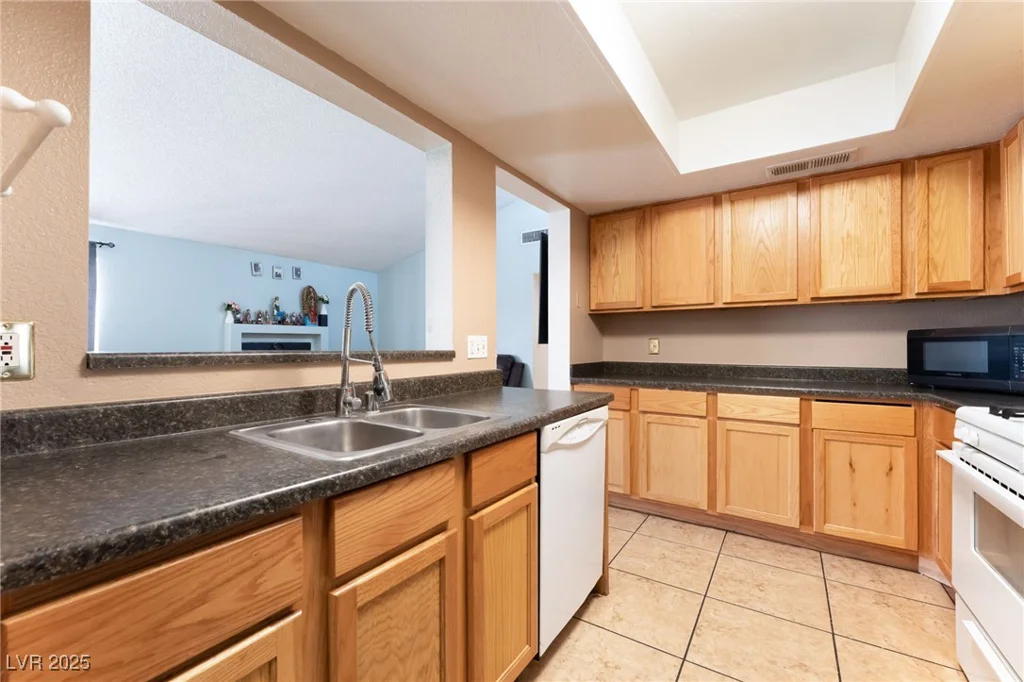 3647 Elegant Saint, Las Vegas, NV 89115