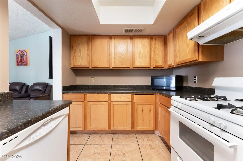 3647 Elegant Saint, Las Vegas, NV 89115