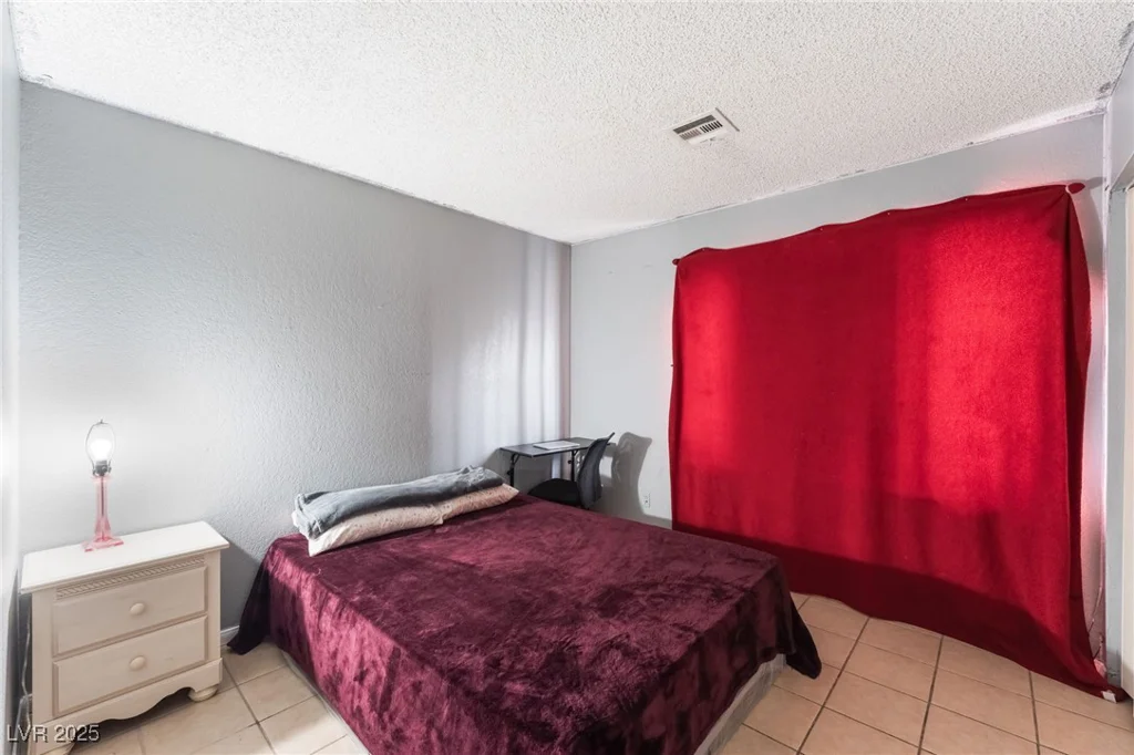 3647 Elegant Saint, Las Vegas, NV 89115