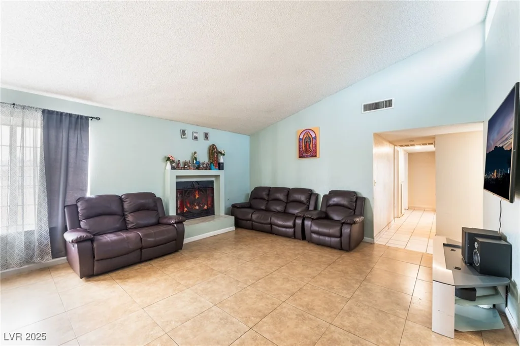 3647 Elegant Saint, Las Vegas, NV 89115