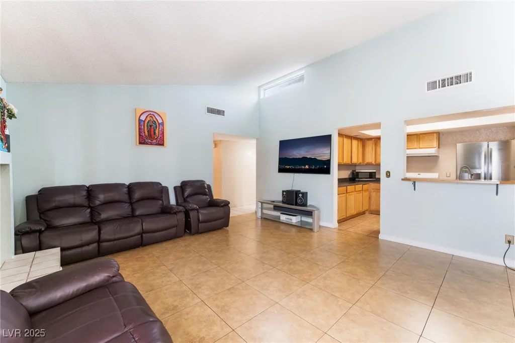 3647 Elegant Saint, Las Vegas, NV 89115