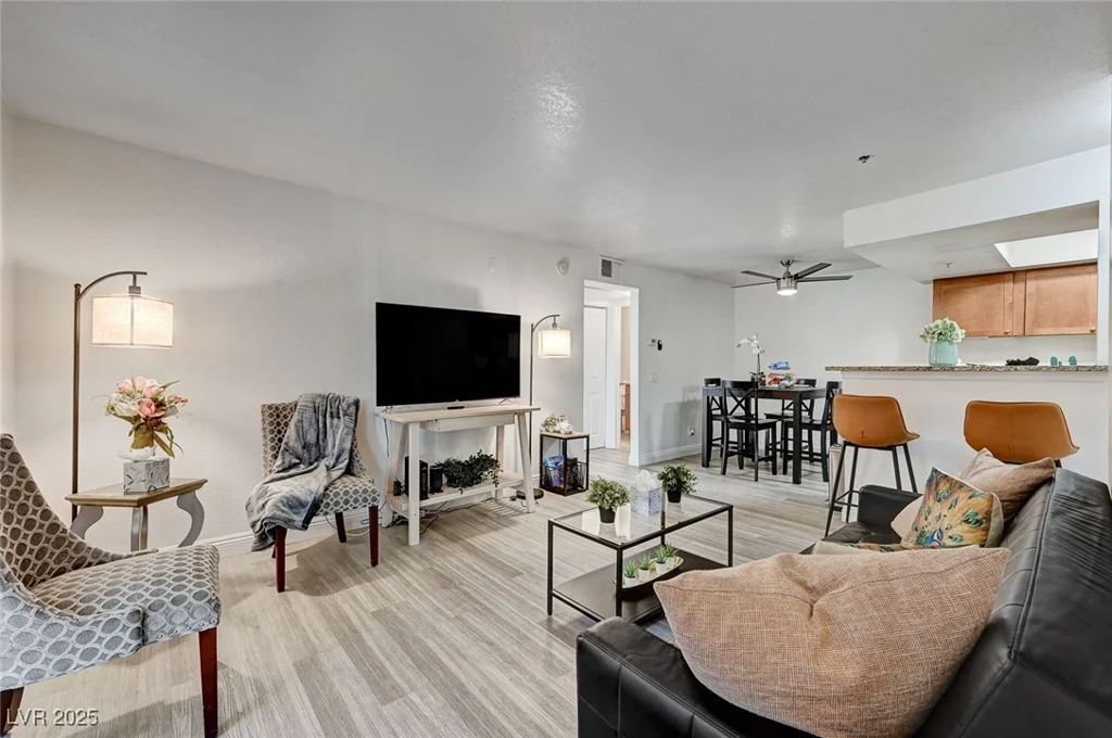 4200 Valley View, Las Vegas, NV 89103