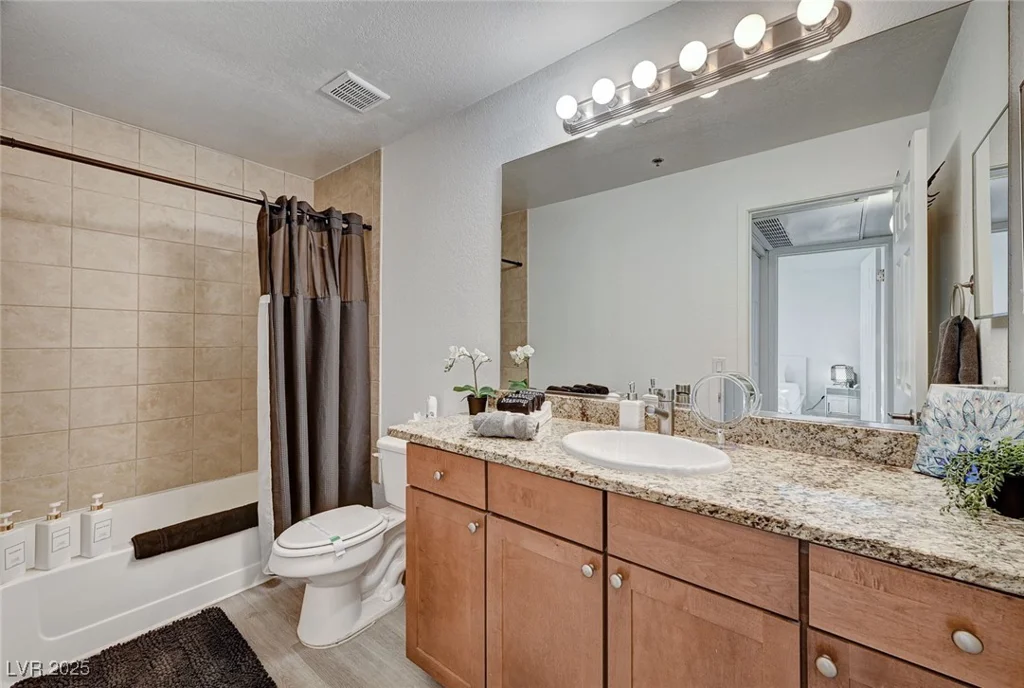 4200 Valley View, Las Vegas, NV 89103