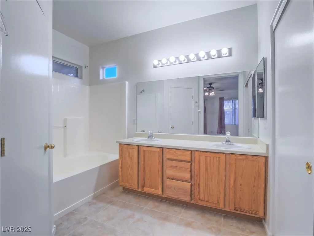 10517 Morning Drop, Las Vegas, NV 89129