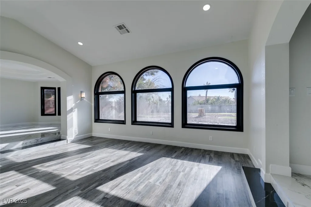 7040 OBANNON, Las Vegas, NV 89117