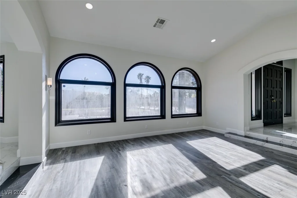 7040 OBANNON, Las Vegas, NV 89117