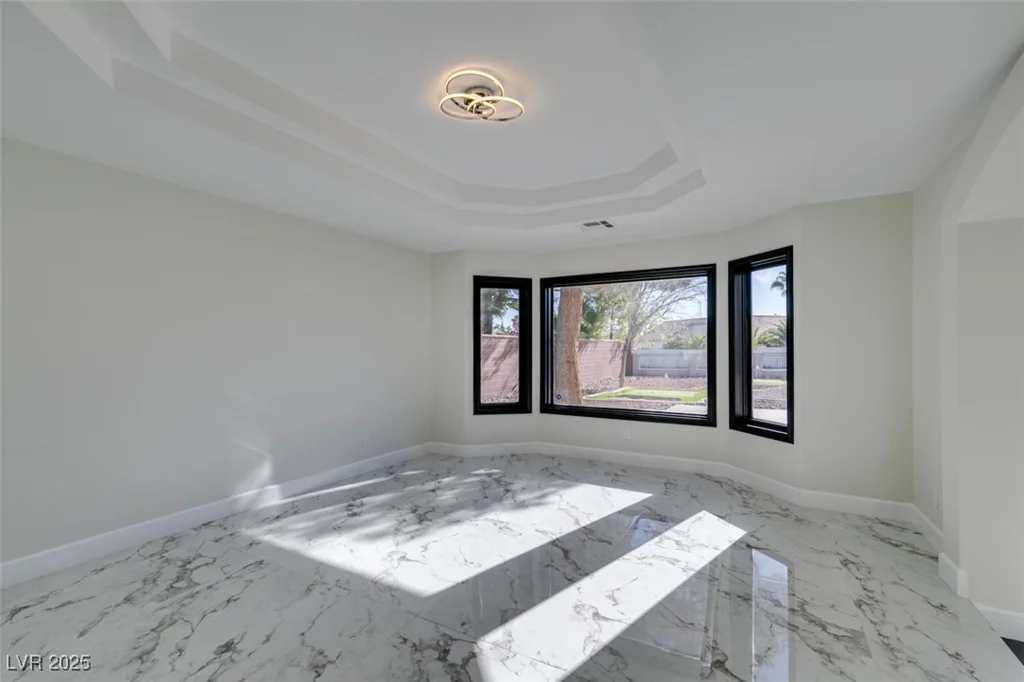 7040 OBANNON, Las Vegas, NV 89117