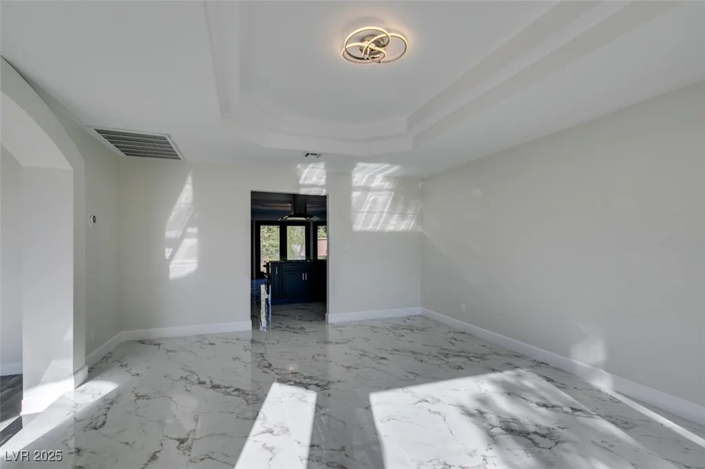 7040 OBANNON, Las Vegas, NV 89117