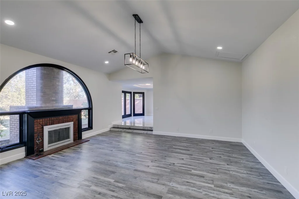 7040 OBANNON, Las Vegas, NV 89117