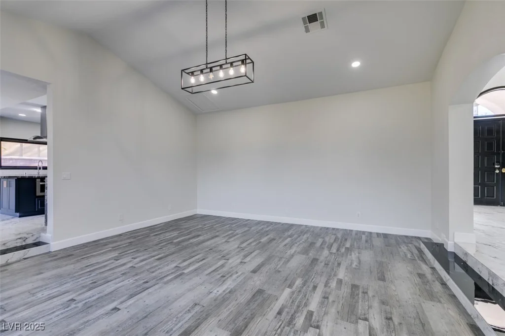 7040 OBANNON, Las Vegas, NV 89117