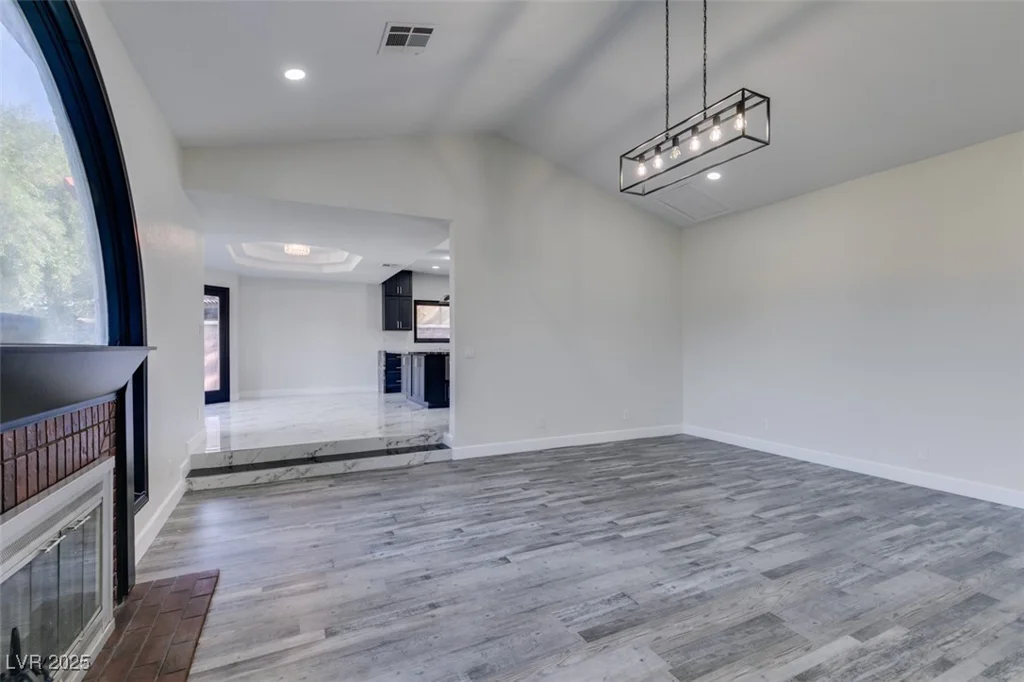 7040 OBANNON, Las Vegas, NV 89117