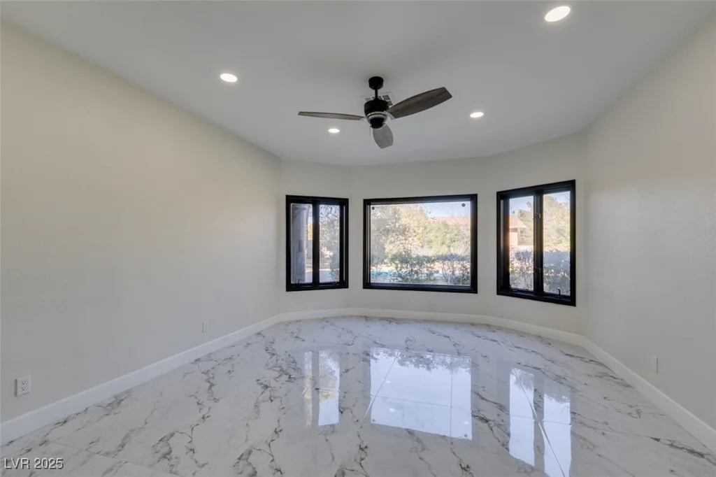 7040 OBANNON, Las Vegas, NV 89117