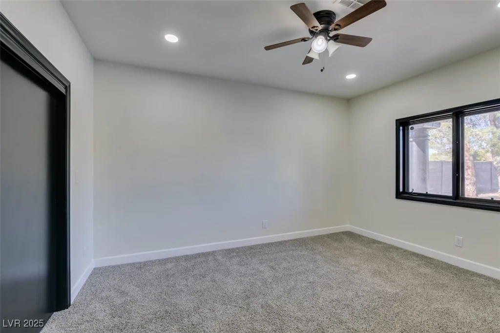 7040 OBANNON, Las Vegas, NV 89117