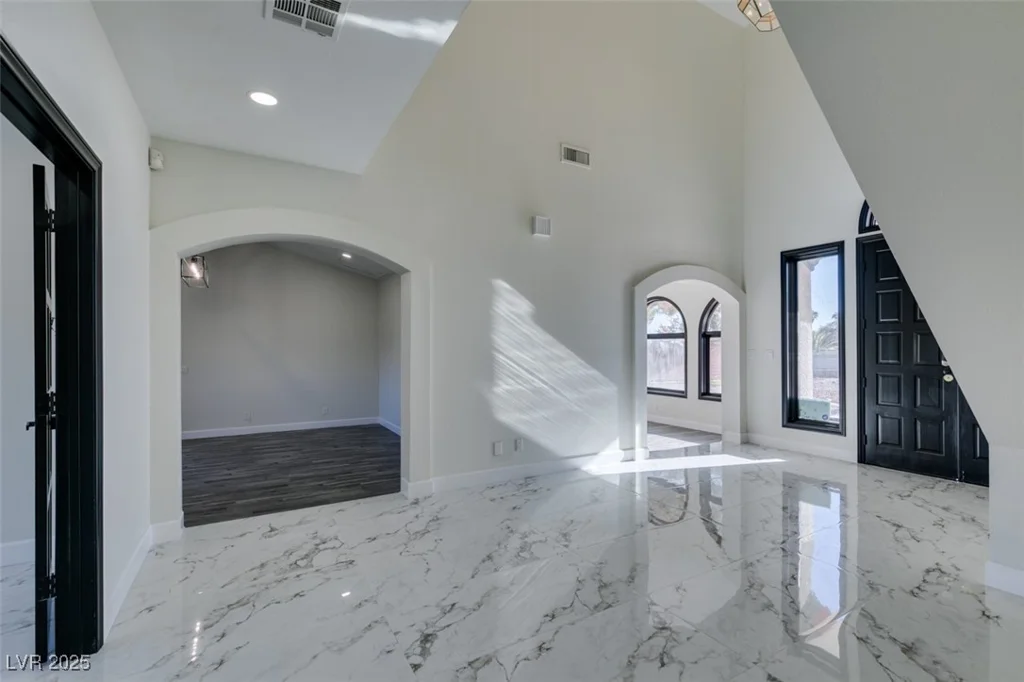 7040 OBANNON, Las Vegas, NV 89117