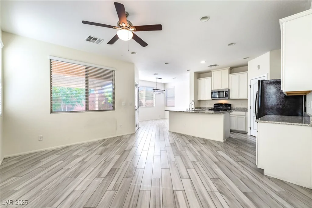 7616 Eastham Bay, Las Vegas, NV 89179