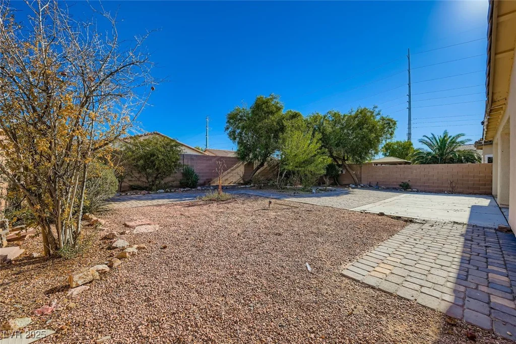 6016 Star Point, North Las Vegas, NV 89081