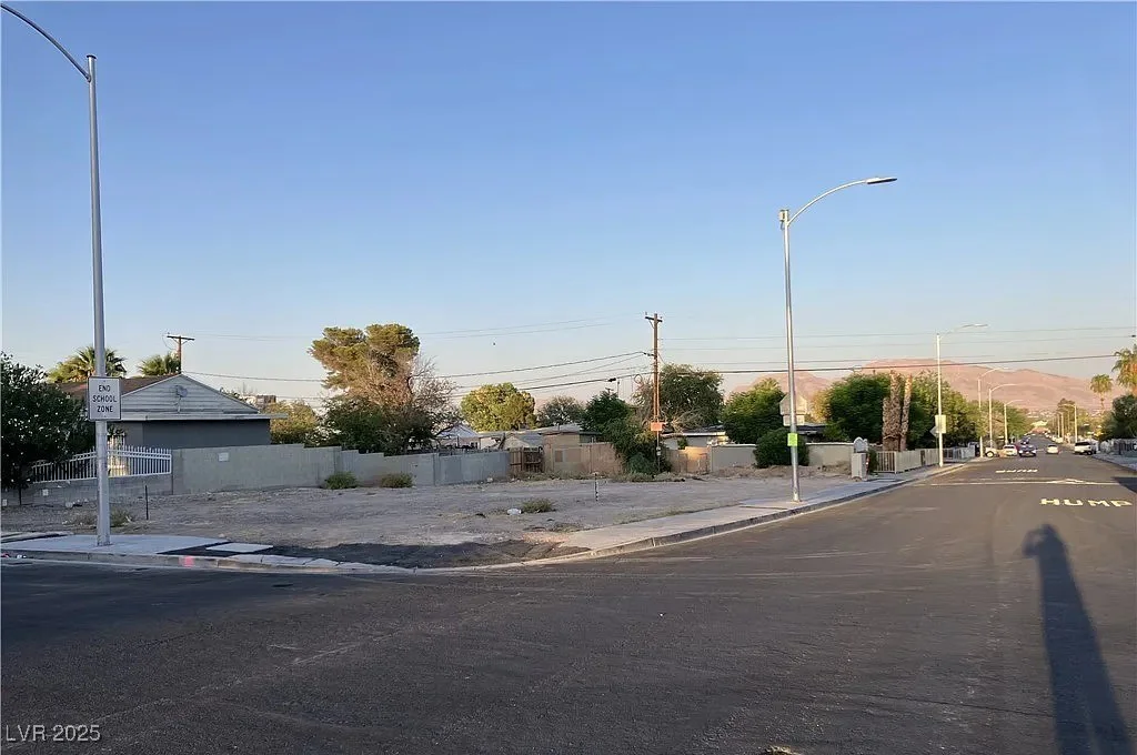 200 N 18TH STREET, Las Vegas, NV 89101