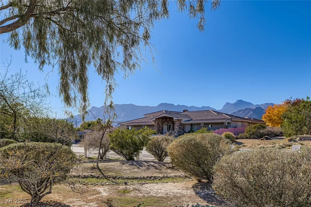 6140 Grand Canyon, Las Vegas, NV 89149